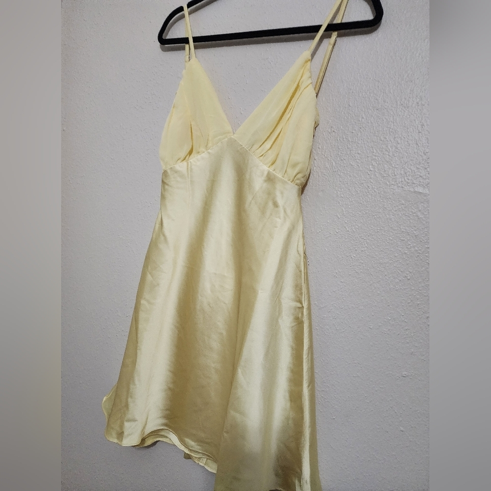 Lulus Jola Yellow Mixed Media Tie-Back Mini Dress M Wedding Party Feminine - Picture 7 of 11